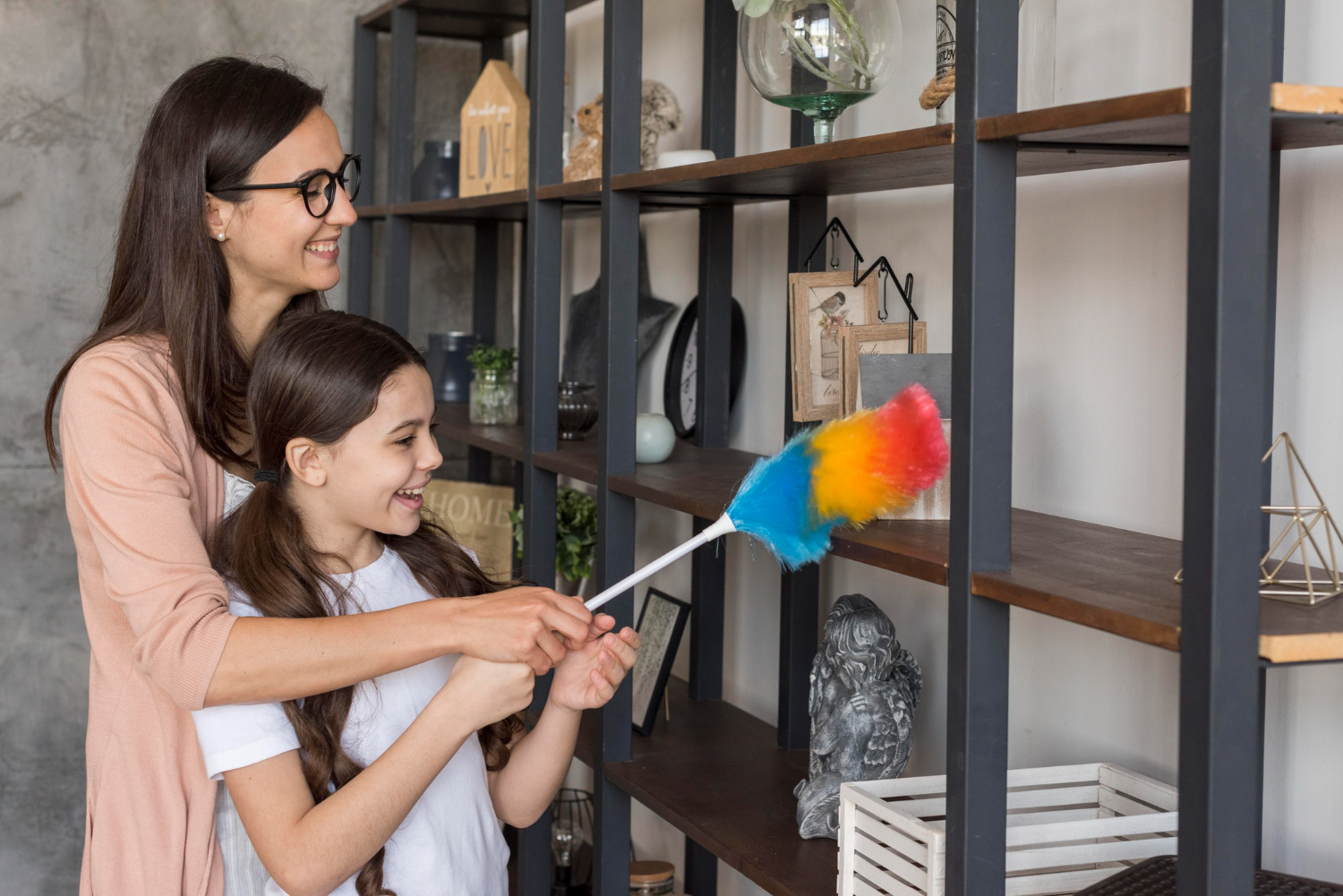5 Quick Tips to Keep Your Home Sparkling Between Professional
